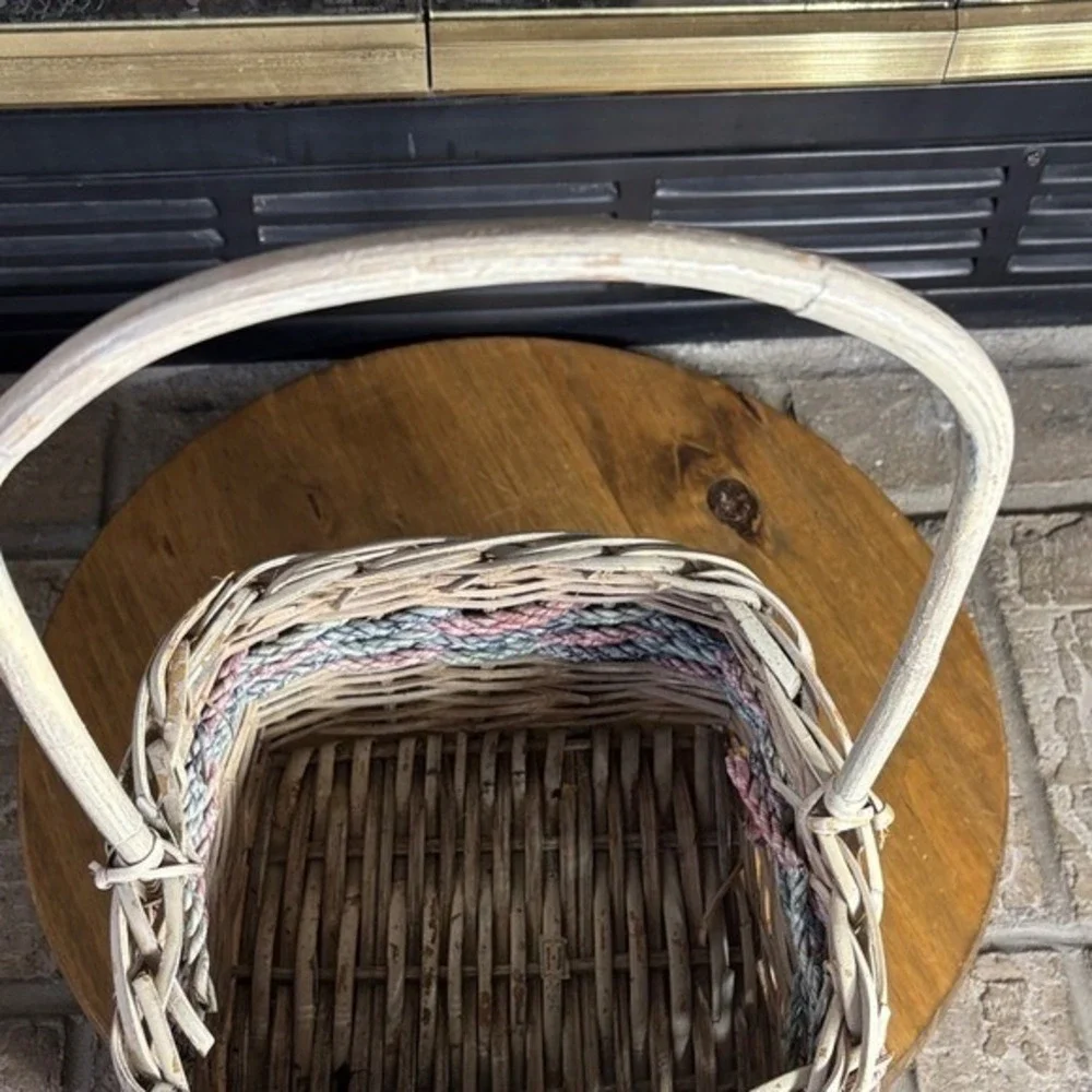 Vintage White Wicker Basket Square Shaped w/Colored Braid Easter 90s‎ 17.5